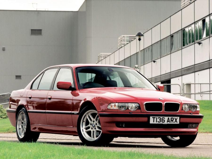  BMW 740i Sport Pack 1999 года  (фото 1 из 11)